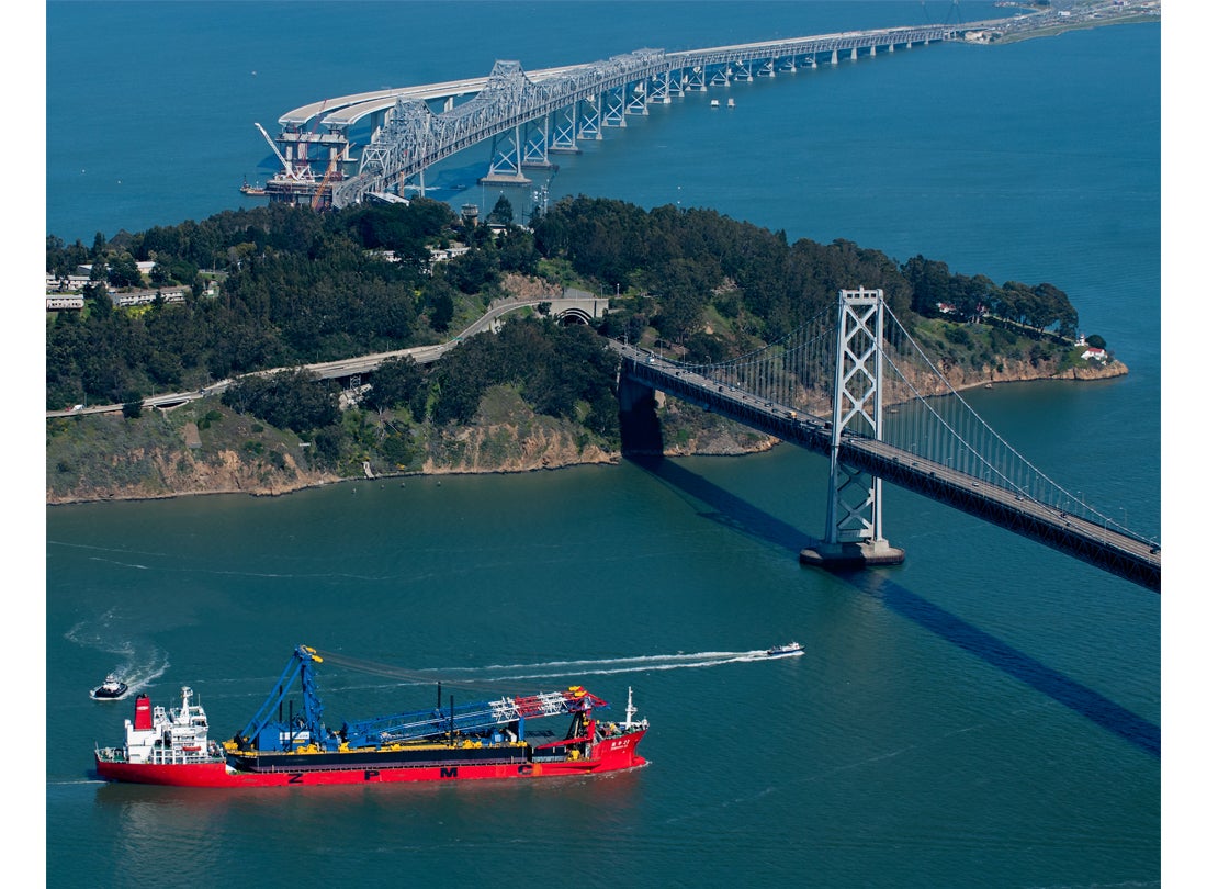 Crane barge steams into San Francisco Bay 