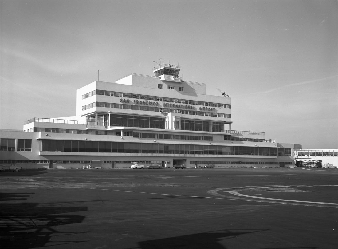 Terminal Building concourse connector  1959