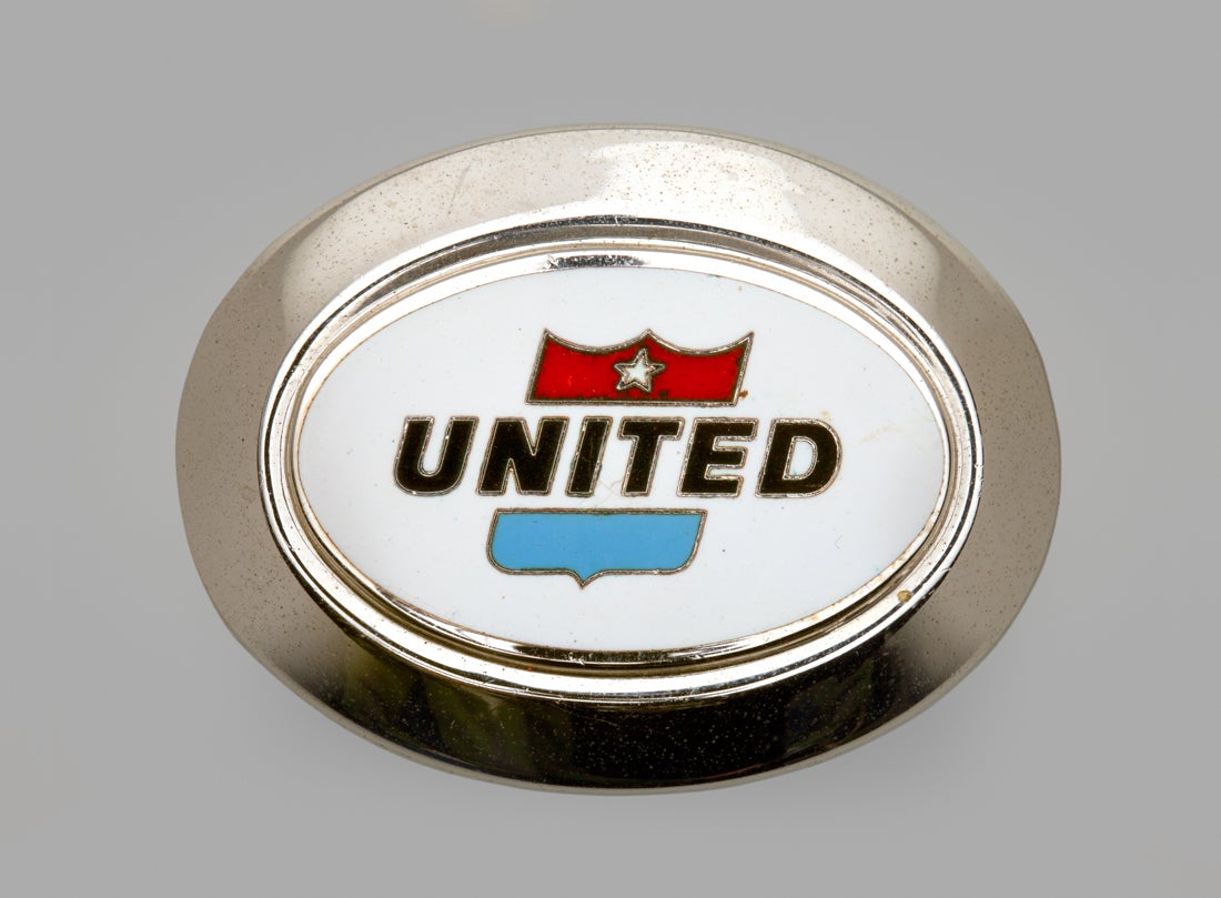 United Air Lines ground crew cap badge