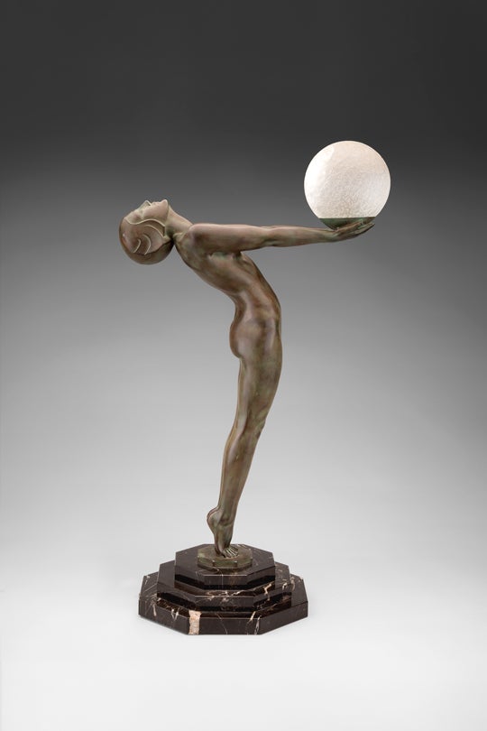 Clarté light statue