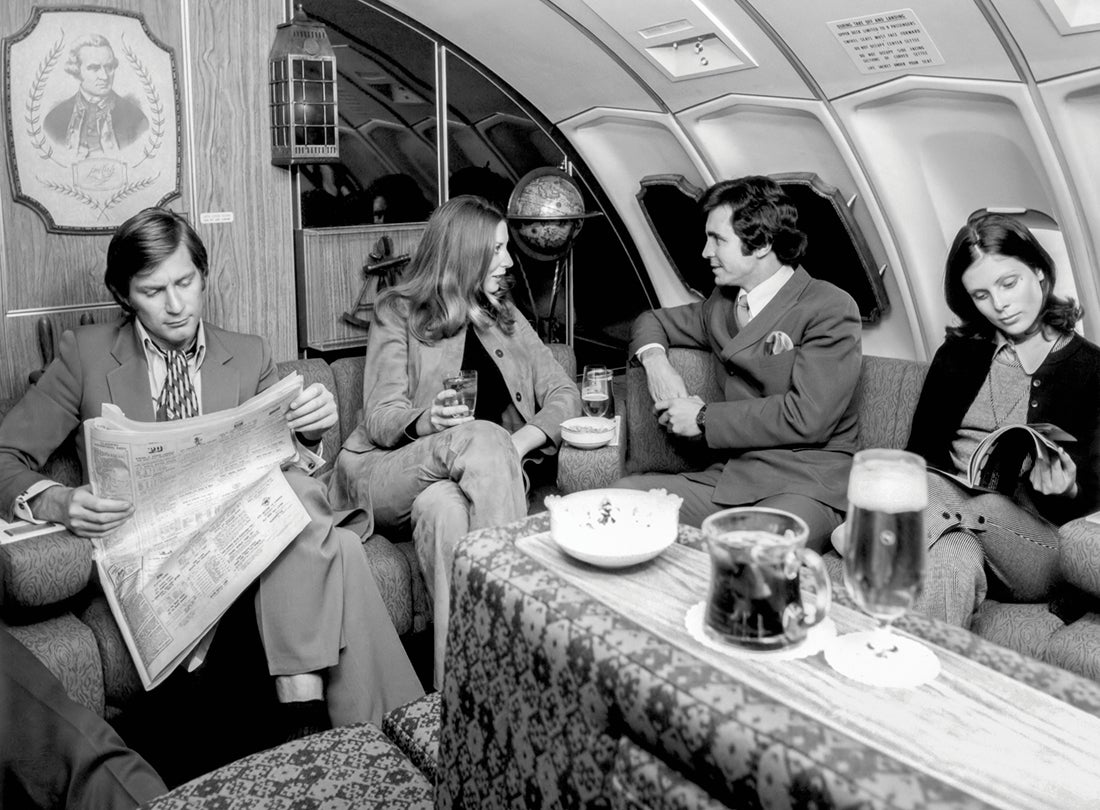 Qantas Airways upper deck “Captain Cook Lounge” aboard Boeing 747s
