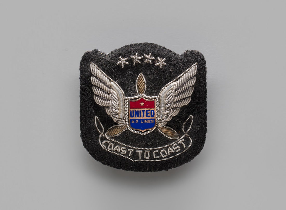 Pilot uniform insignia, hat badge  1942–1957