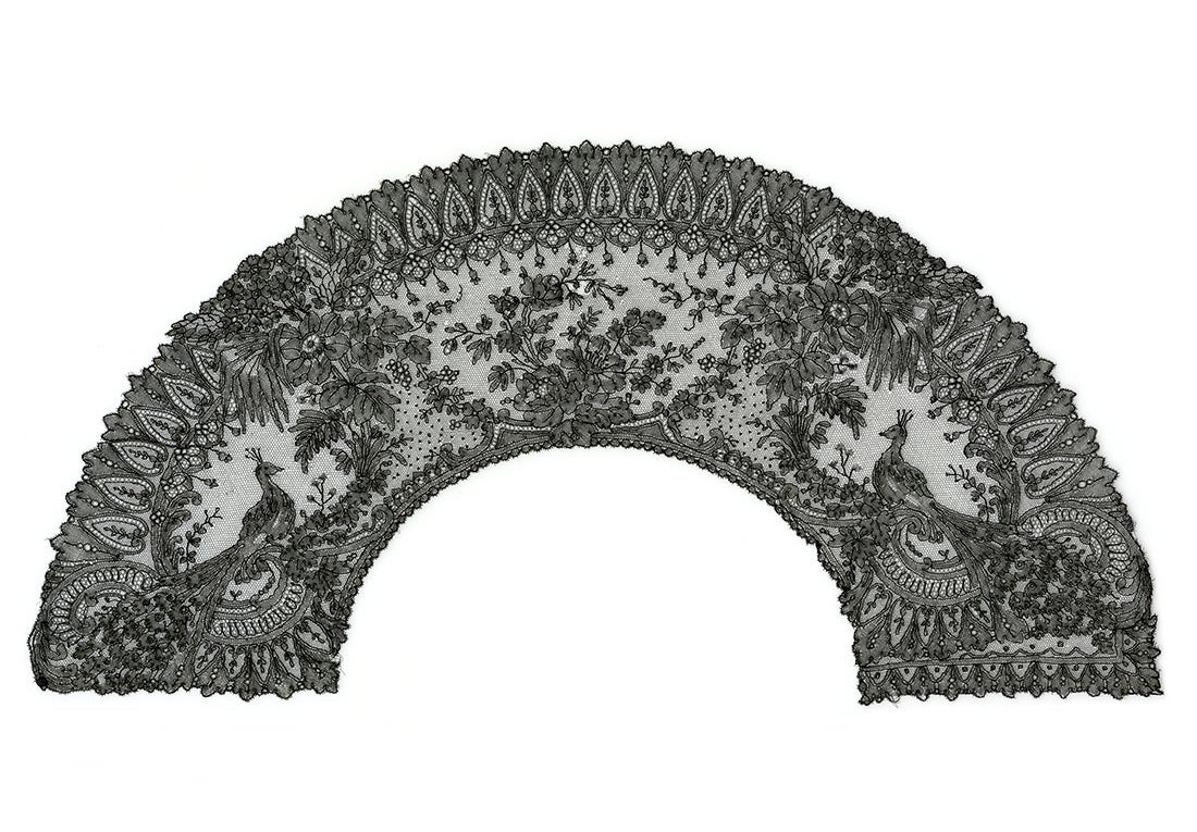 Fan leaf  mid-1800s Chantilly bobbin lace France Collection of Lacis Museum of Lace and Textiles, Berkeley, CA JPB12753 L2013.3501.071