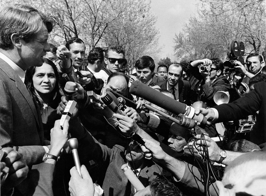 Dolores Huerta and Senator Robert Kennedy address the Press at the end of a 25-day fast by César Chávez in Delano