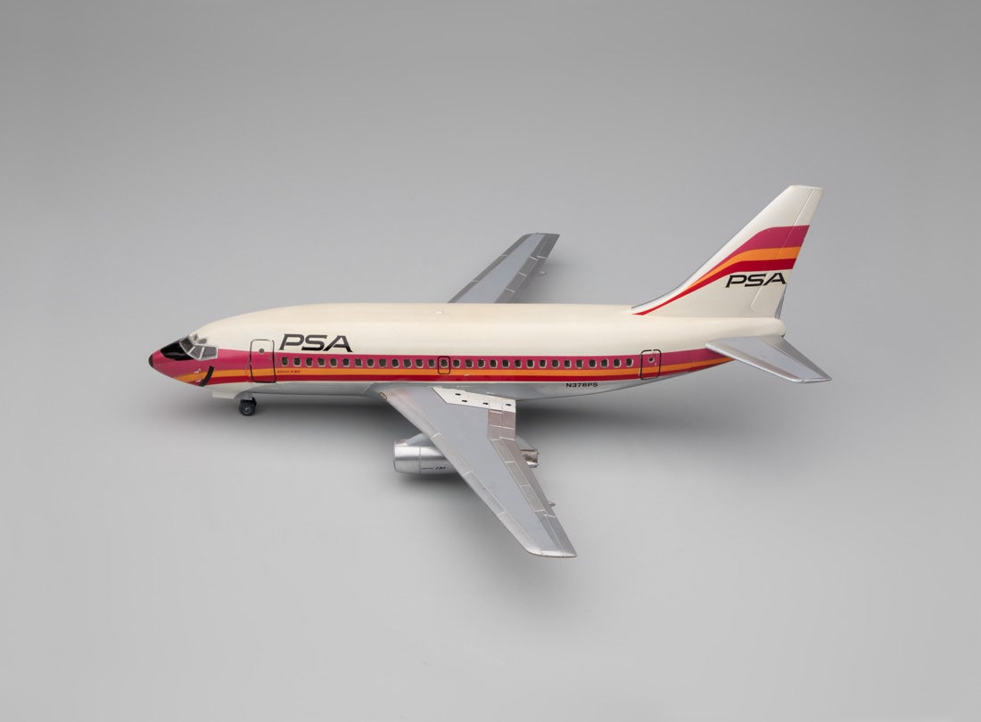 Pacific Southwest Airlines (PSA) Boeing 737-100 airliner model aircraft  1975