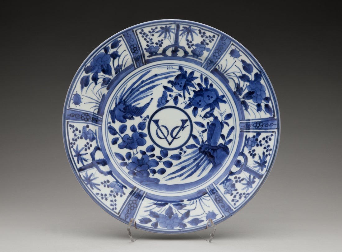 Plate with monogram of the Dutch East India Company