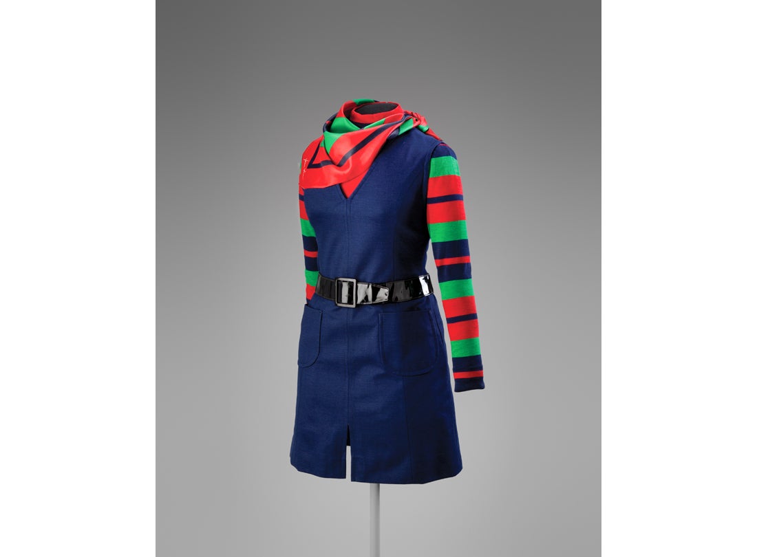 United Airlines flight attendant uniform