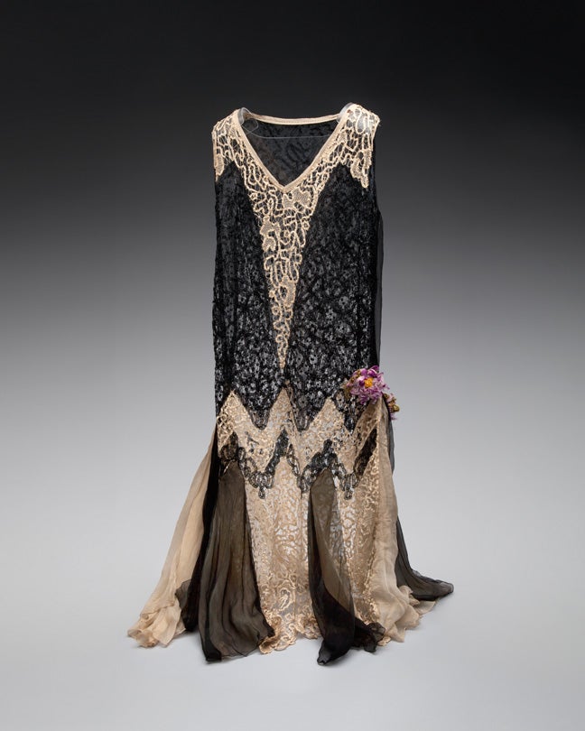 Dress  1920s tape lace United States Collection of Lacis Museum of Lace and Textiles, Berkeley, CA JDA20247 L2013.3501.037