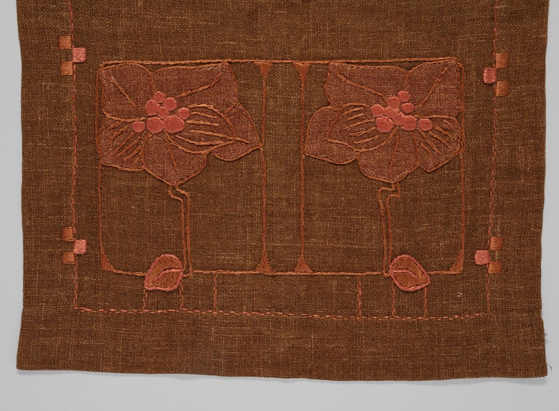 Magnolias table scarf  c. 1910