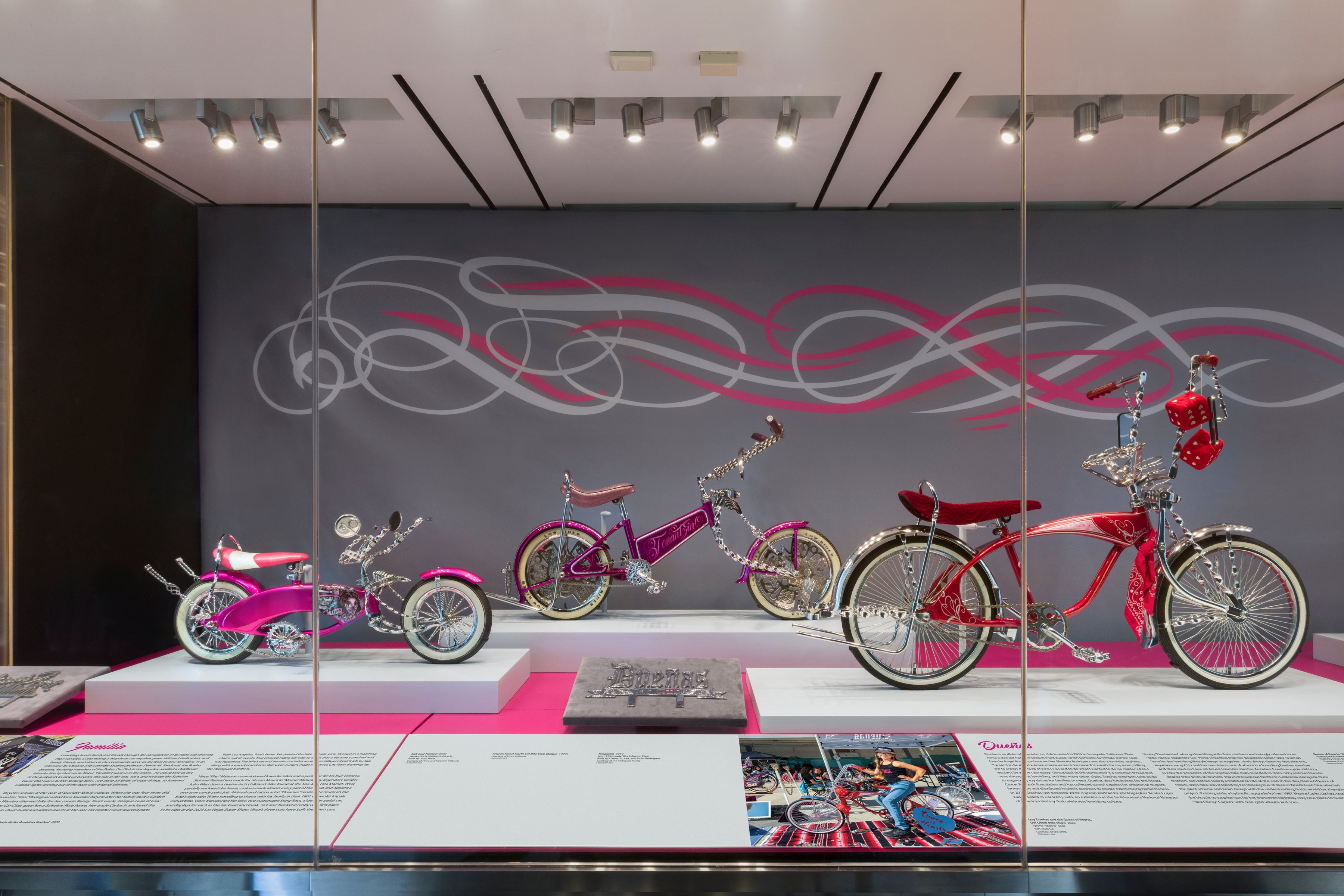  SFO Museum Gallery Photo Lowrider Bikes: Familia y Cultura