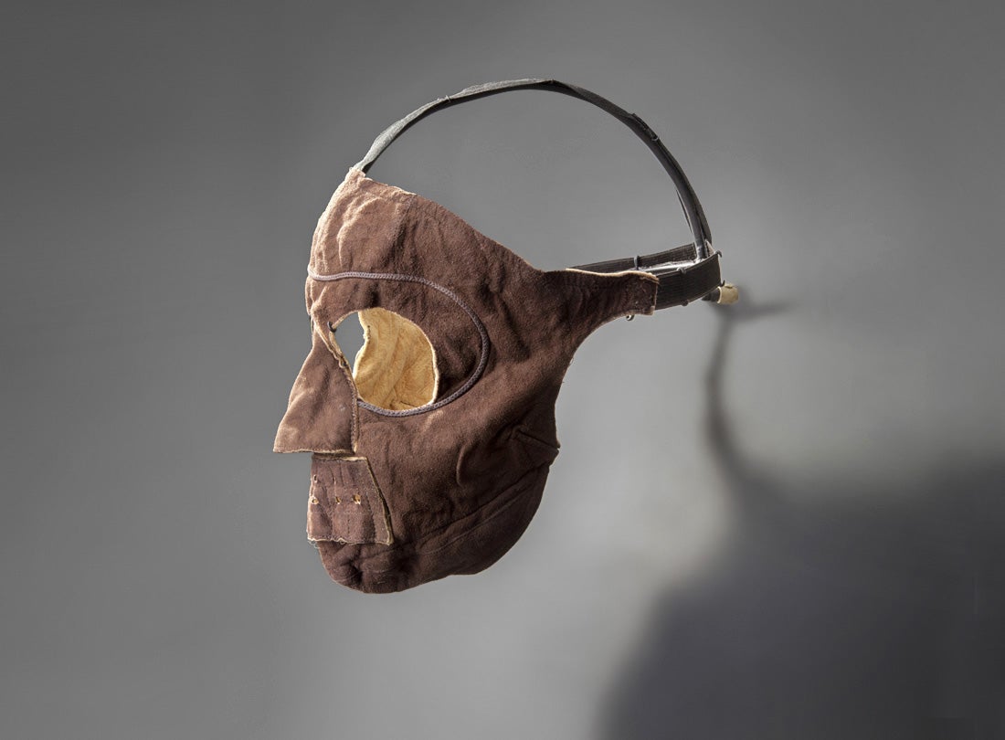 Flight facemask  1920–1930s
