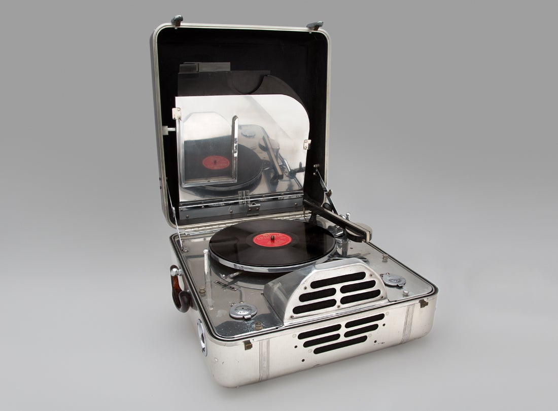 Special Model K portable electric phonograph  1940