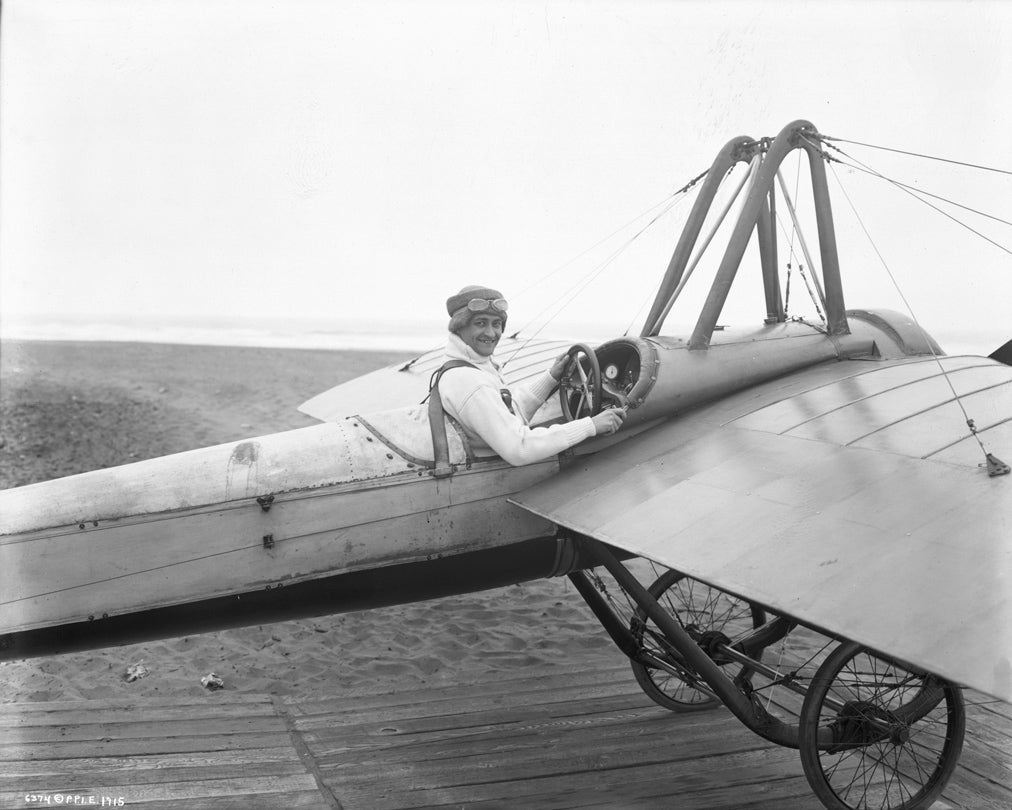 Silvio Pettirossi in his monoplane, Ocean Beach, San Francisco  1915