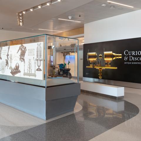 SFO Museum Gallery | Antique Scientific Instruments