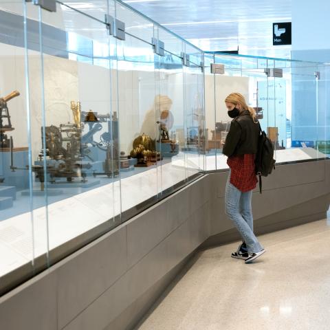 SFO Museum Gallery | Antique Scientific Instruments