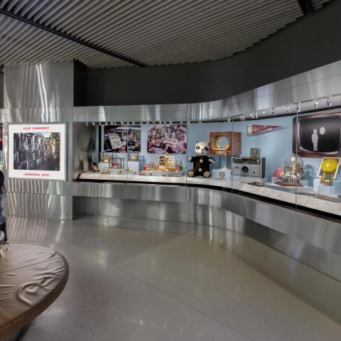 SFO Museum Gallery | Recollections from the Unknown Museum Gallery 2A