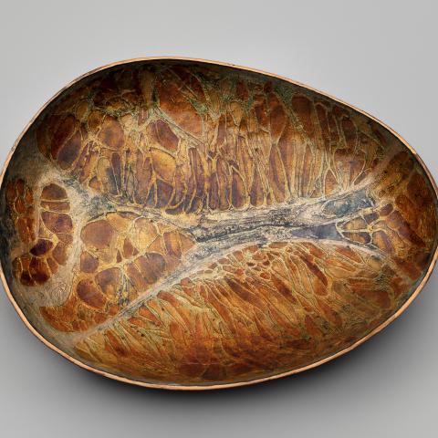 Basse-taille Dish (#629)  1974,  June Schwarcz (1918–2015)