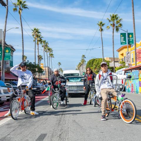 Lowrider Bikes: Familia y Cultura