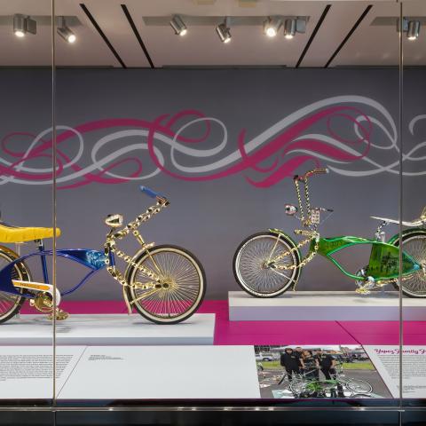  SFO Museum Gallery Photo Lowrider Bikes: Familia y Cultura