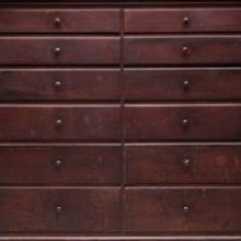 Six-drawer chest 