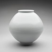 Moon Jar  1998 Kim Yik-yung (b. 1935) porcelain Private Collection L2014.1202.002