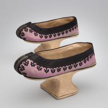 Manchu platform shoes  late 19th–early 20th century