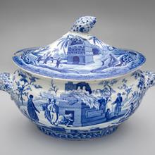 Soup tureen, Colossal Sarcophagus near Castle Rosso pattern  c. 1810–30s