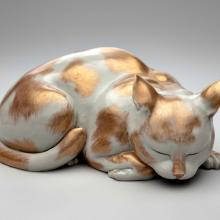 Recumbent Kutani cat  late 19th–early 20th century