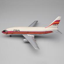 Pacific Southwest Airlines (PSA) Boeing 737-100 airliner model aircraft  1975