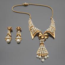 Earrings and collar necklace